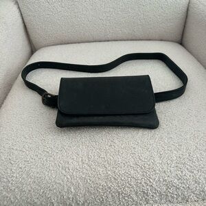 Able Belt bag - black